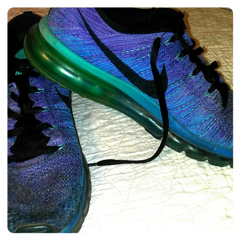 Nike flyknit max shoes